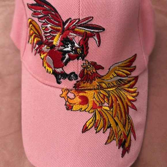 🐓Pink Embroidered Hat with Rooster Design - Picture 2 of 6